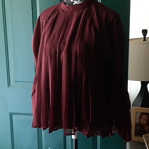 Flowy blouse NWOT - Picture 1 of 7